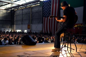 Aviano Air Force Base, Italy - Kid Rock performs as part of a USO holiday show held for the Aviano community, Dec. 22, 2007. (Wikimedia-Commons) 